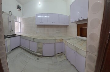 Master Bedroom in 2 BHK Builder Floor at Green Park – for Rent