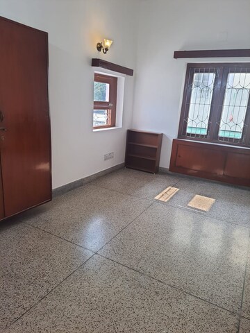 Room in 2 BHK Builder Floor at Green Park – for Rent