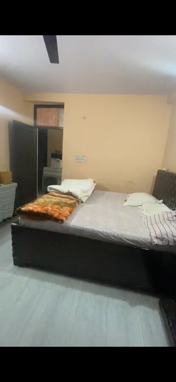 Master Bedroom in 2 BHK Builder Floor at New Ashok Nagar – for Rent