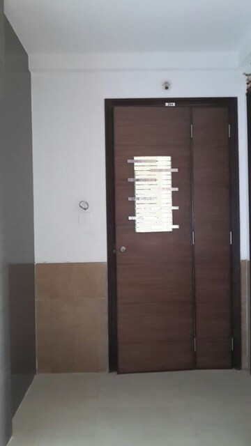 Room in 2 BHK Apartment at Lodha New Cuffe Parade, Wadala – for Sale