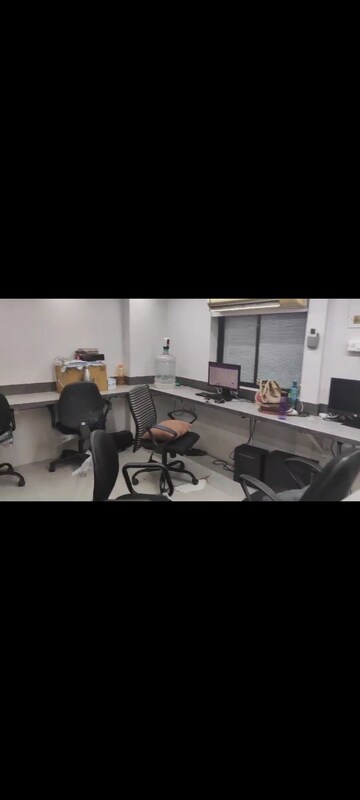  Office Space For Rent in Malad West