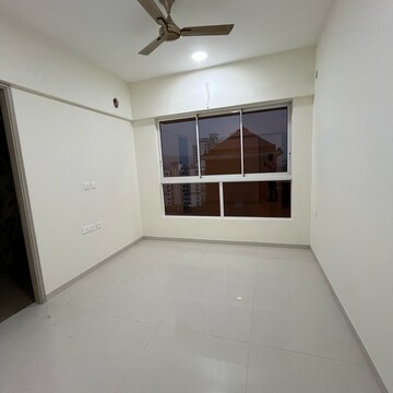 Room in 3 BHK Apartment at Wadhwa TW Gardens, Janupada – for Rent