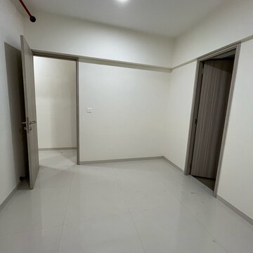 Room in 3 BHK Apartment at Wadhwa TW Gardens, Janupada – for Rent