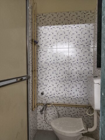 Bathroom in 1 BHK Apartment at Siddharth Enclave Mumbai, Lower Parel – for Rent