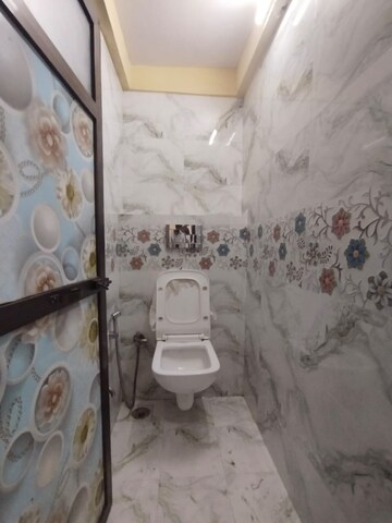 Bathroom in 1 BHK Apartment at Siddharth Enclave Mumbai, Lower Parel – for Rent