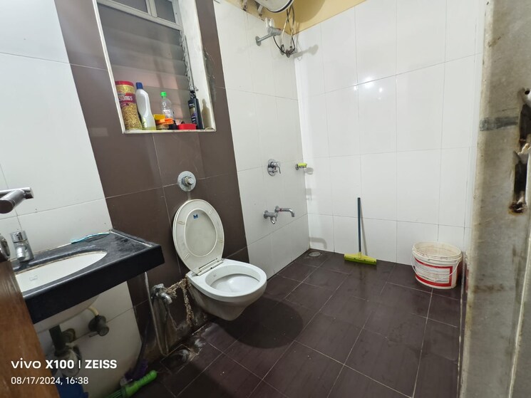 Bathroom, hiranandani-villa-grand 2 Bedroom 665 Sq.Ft. Apartment In Ghodbunder Road Thane 7999125