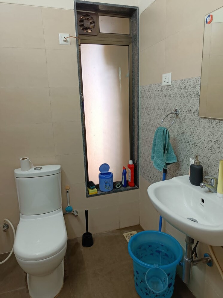 Bathroom, acme-ozone-phase-ii 2 Bedroom 715 Sq.Ft. Apartment In Ghodbunder Road Thane 7999138