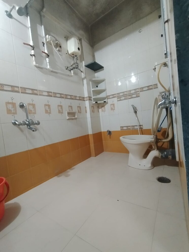 Bathroom, bhakti-park-anand-nagar 1 Bedroom 440 Sq.Ft. Apartment In Anand Nagar Thane 7999170