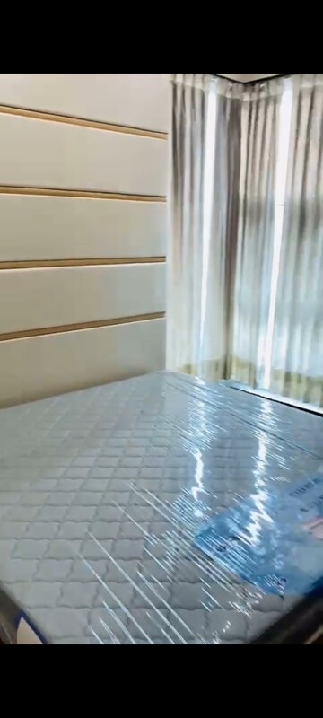Bedroom in 5 BHK Apartment at Gomti Nagar – for Rent