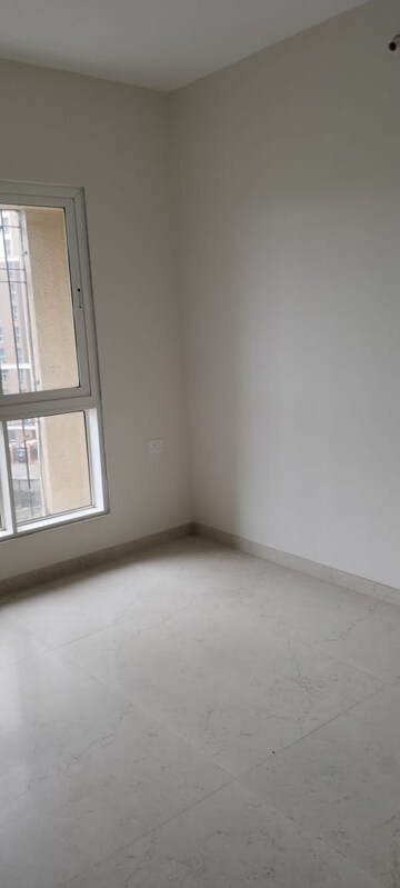 Room in 2 BHK Apartment at Dosti West County Phase 4 Dosti Pine, Balkum Pada – for Sale
