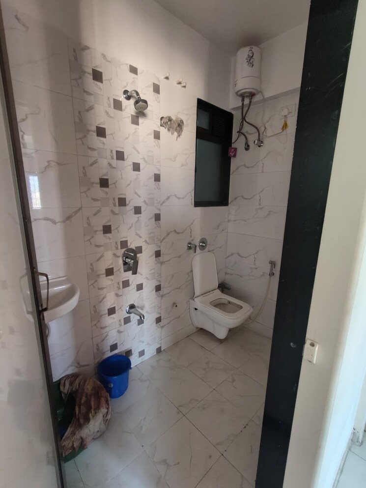 Bathroom, the-great-eastern 3 Bedroom 1100 Sq.Ft. Apartment In Kanjurmarg East Mumbai 7999199
