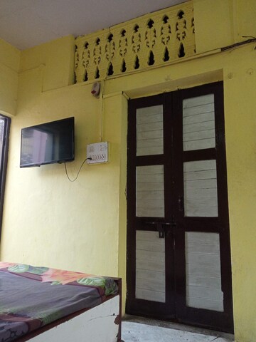 Room in 1 RK Apartment at Paschim Vihar – for Rent
