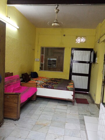 Living Room in 1 RK Apartment at Paschim Vihar – for Rent