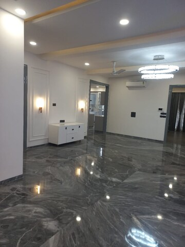 Master Bedroom in 4 BHK Builder Floor at Kibithu Homes, Sector 47 – for Rent