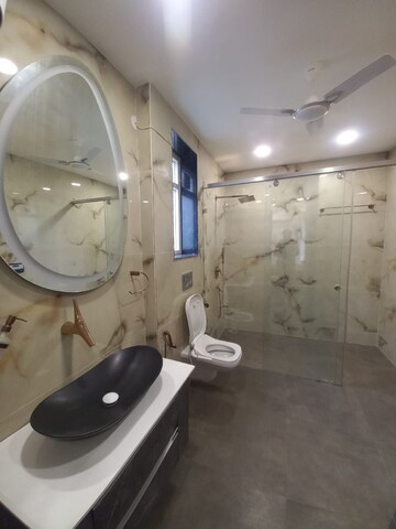 Master Bedroom in 4 BHK Builder Floor at Kibithu Homes, Sector 47 – for Rent
