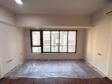 Room in 3 BHK Apartment at Aristo Pearl Residency, Prabhadevi – for Rent