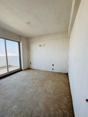 Room in 4 BHK Apartment at Bestech Park View Altura, Sector 79 – for Sale
