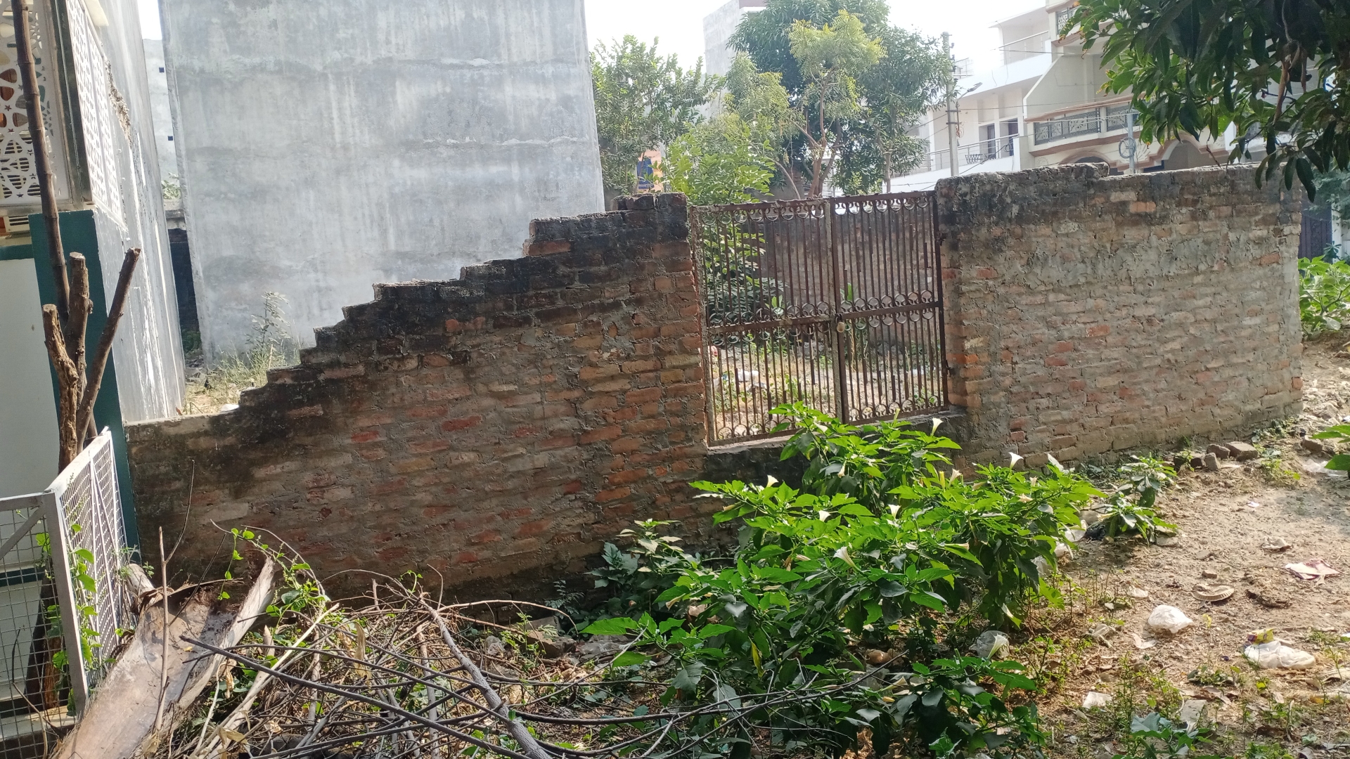 Plot For Sale in Vinamr Khand 