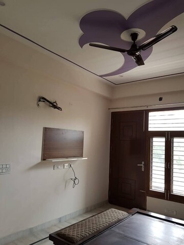 Room in 3 BHK Builder Floor at Ansal Plaza Sector-23, Sector 23 – for Rent