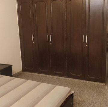 Bedroom in 2 BHK Builder Floor at South Extension ii – for Rent