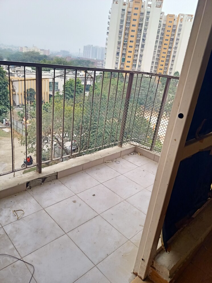 Balcony, auric-city-homes 3 Bedroom 672 Sq.Ft. Apartment In Sector 82 Faridabad 7999344