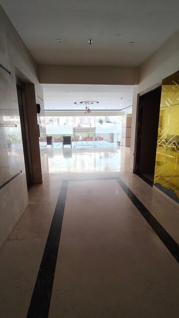   Pg at Western Express Highway – for Rent