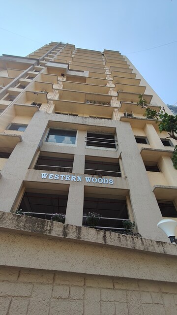  Pg – Entrance View at Western Express Highway - for Rent