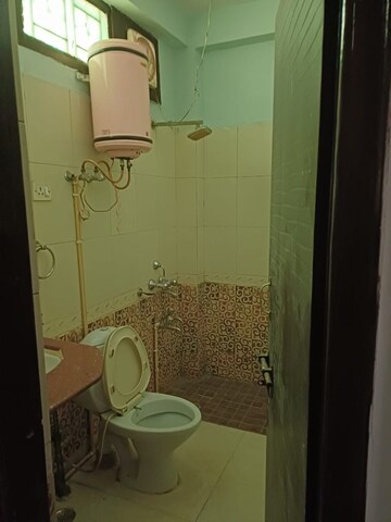 Master Bedroom in 4 BHK Builder Floor at Unitech South City II, Sector 50 – for Rent