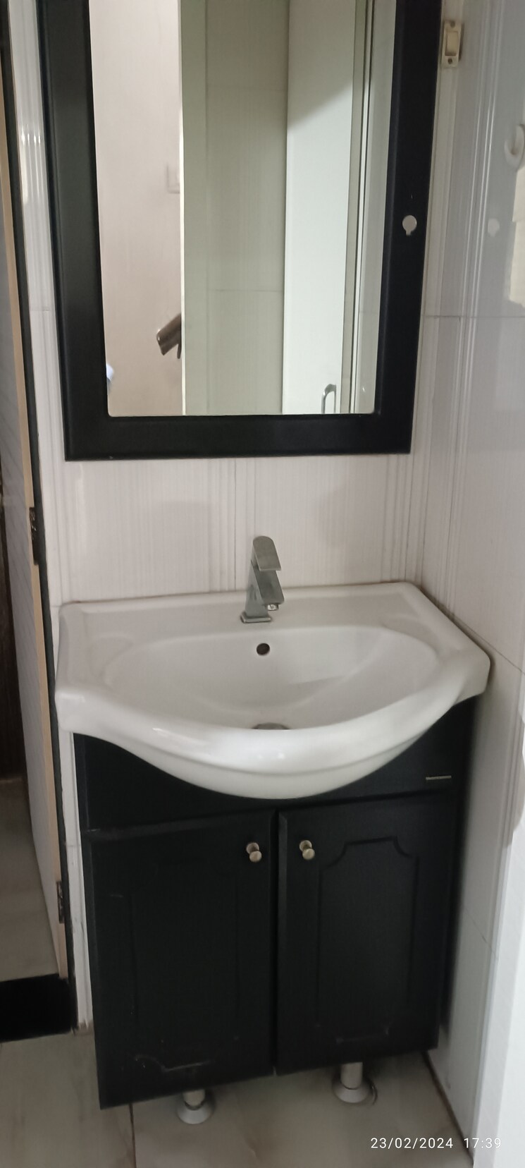 Bathroom, nerul sector 27 2.5 Bedroom 1200 Sq.Ft. Apartment In Nerul Sector 27 Navi Mumbai 7999390