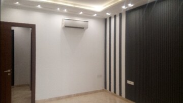 Room in 3 BHK Builder Floor at Sector 95 – for Sale