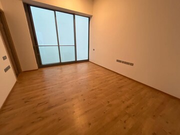 Room in 5 BHK Apartment at Rustomjee Crown, Prabhadevi – for Rent