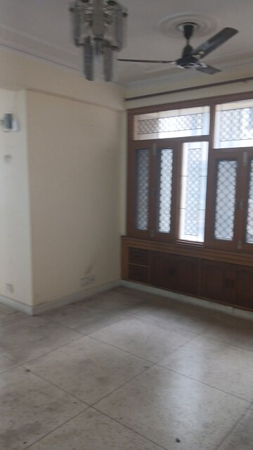 Room in 2 BHK Apartment at Purvanchal Mecon, Sector 62 – for Rent