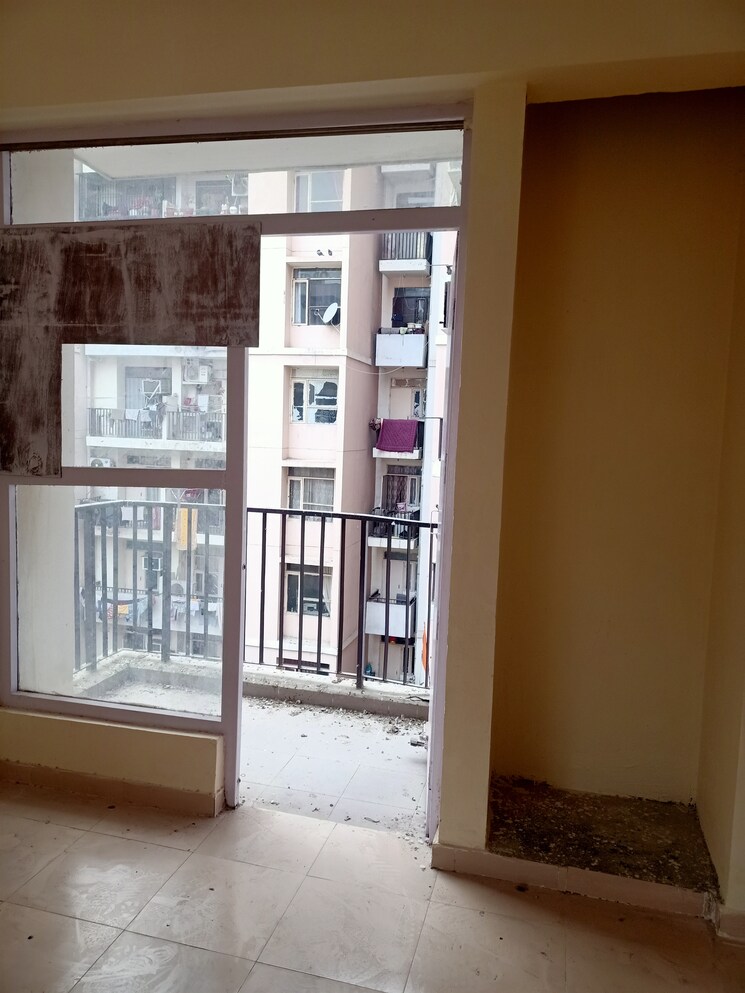 Room, auric-city-homes 1 Bedroom 357 Sq.Ft. Apartment In Sector 82 Faridabad 7999455