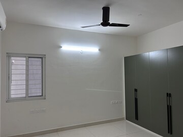 Room in 3.5 BHK Apartment at Prestige Tranquil, Kokapet – for Rent