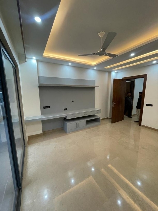 3 BHK + Servant Room,Study Room Builder Floor For Sale in Sector 95