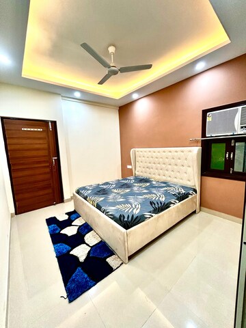 Bedroom in 1 BHK Builder Floor at DLF City Phase IV, Dlf Phase iv – for Rent