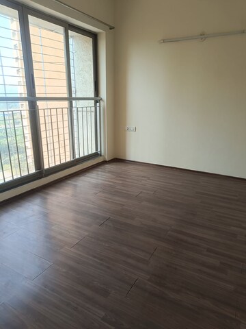 Room in 2.5 BHK Apartment at Lodha Splendora, Ghodbunder Road – for Sale