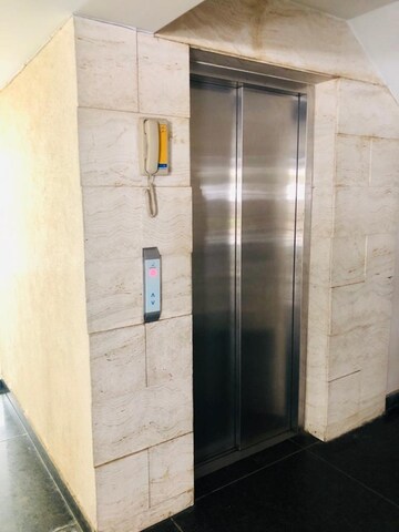 Bathroom in 4 BHK Builder Floor at Aarone Botanica, Neeti Bagh – for Rent