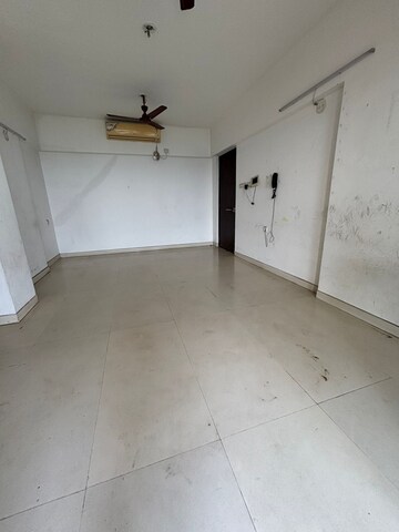 Room in 2 BHK Apartment at Lodha Splendora, Ghodbunder Road – for Sale