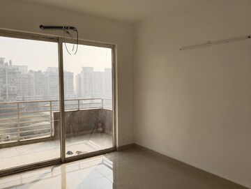 Room in 3 BHK Apartment at ILD Grand, Sector 37c – for Rent