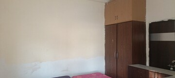 Room in 5 BHK Independent House at Sahastradhara Road – for Rent