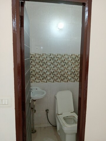Master Bedroom in 2 BHK Builder Floor at Govindpuri – for Rent