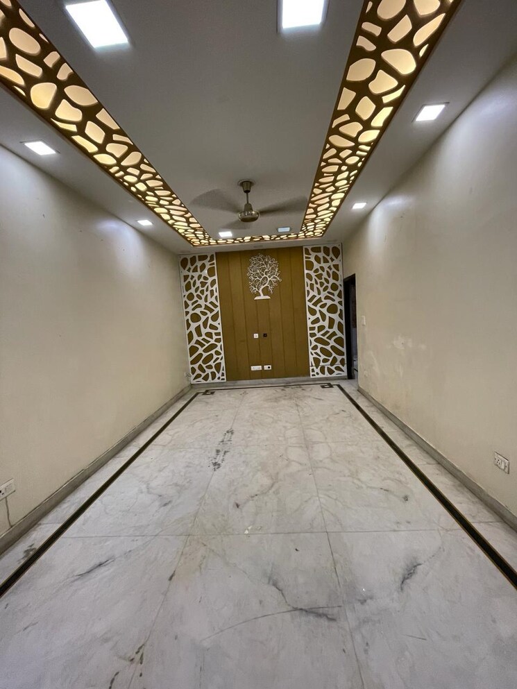 Room, sector 32 3 Bedroom 1593 Sq.Ft. Builder Floor In Sector 32 Faridabad 7999668