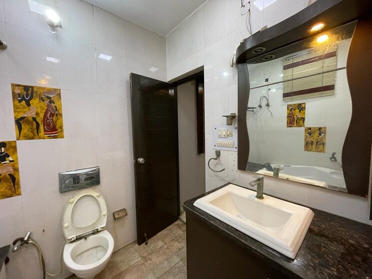 Bathroom, sector 32 3 Bedroom 1593 Sq.Ft. Builder Floor In Sector 32 Faridabad 7999668