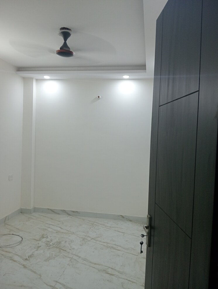 Room, govindpuri 3 Bedroom 900 Sq.Ft. Builder Floor In Govindpuri Delhi 7999676