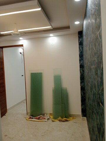 Building Lobby in 3 BHK Builder Floor at Govindpuri – for Rent