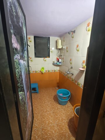 Bathroom in 1.5 BHK Apartment at Saya Park Apartment, Kalwa – for Sale