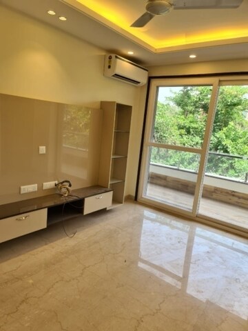 Room in 3 BHK Builder Floor at Sector 70 – for Sale