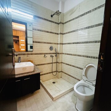 Attached Bathroom in 3 BHK Builder Floor at Safdarjang Enclave – for Rent