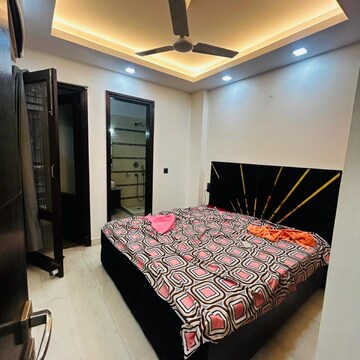 Room in 3 BHK Builder Floor at Safdarjang Enclave – for Rent
